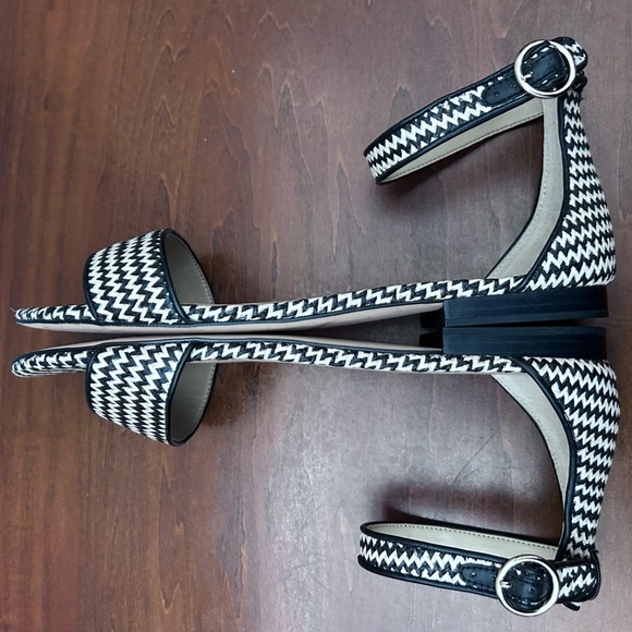 Ann Taylor black and white Chevron flat ankle strap sandal size 11 - Picture 4 of 16